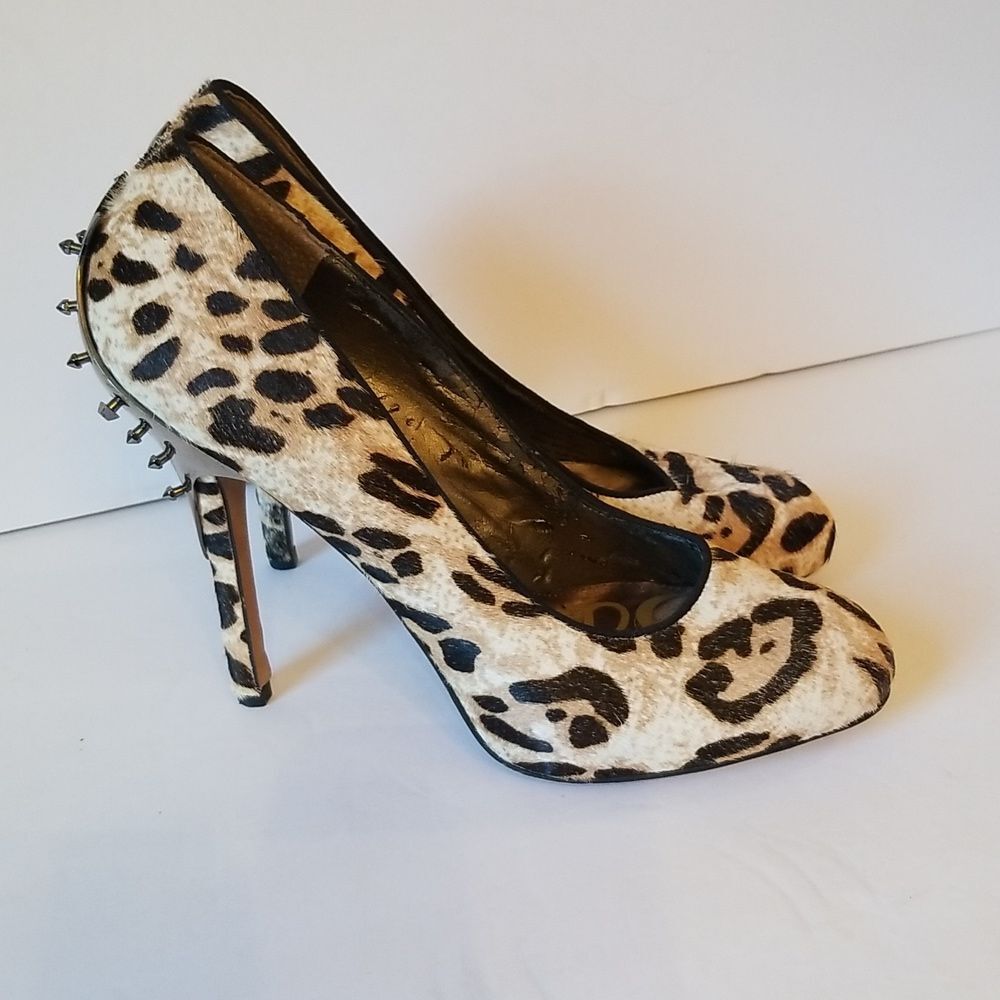 Sam Edelman Spiked Heels Womens Size 8.5 Animal Print Rock Metal